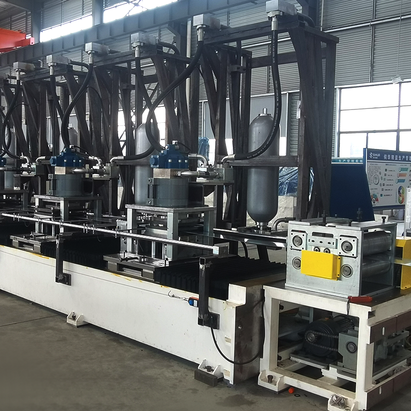 1,8-akset servostanse solenergi PV brakett rulleformingsmaskin